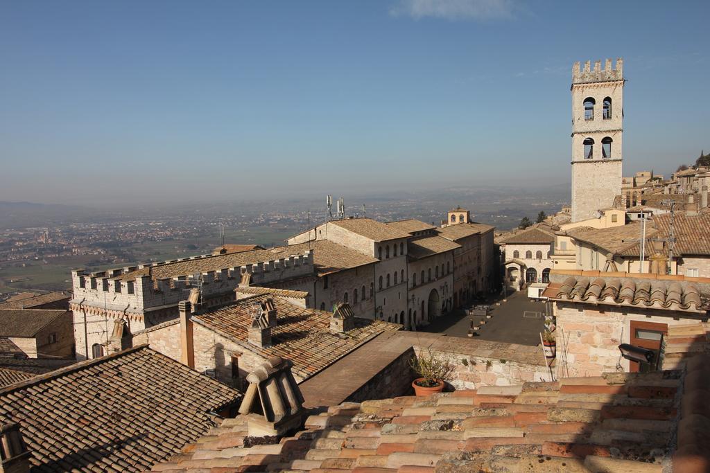 Hotel Trattoria Pallotta Assisi Exterior foto